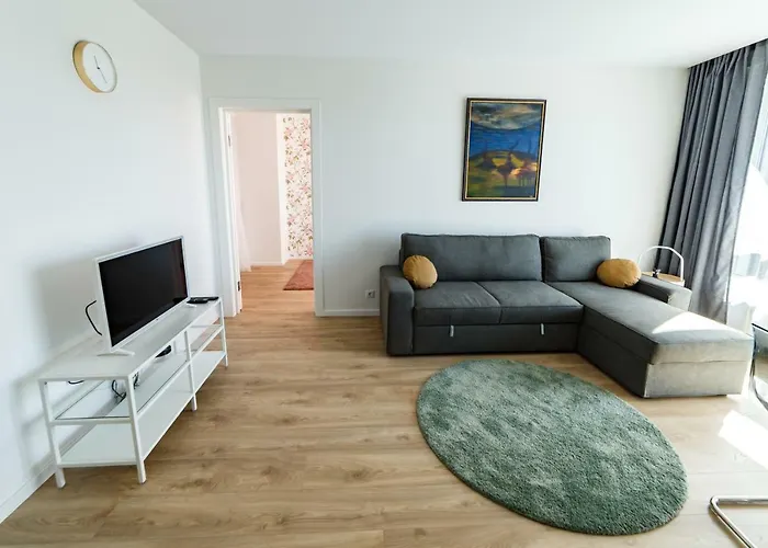Spacious Apartment Close To The Old Town